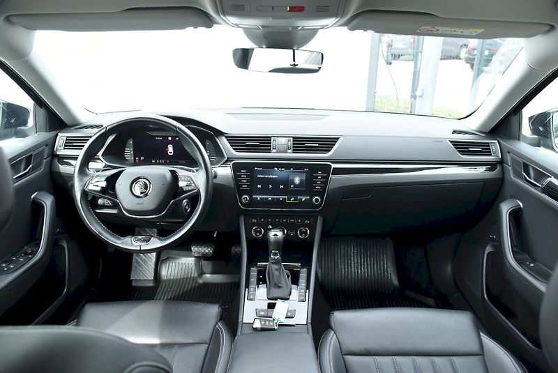Škoda Superb (2023) L&K 2.0 TDI 110kW DSG - fotka 10 z 35