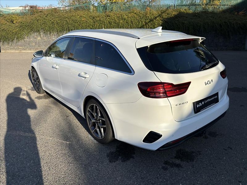 Kia Ceed 1,5 TGDi AT TOP ZÁRUKA TAŽNÉ - fotka 3 z 51