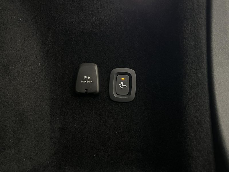 Volvo V60 T6 AWD RECHARGE INSCRIPTION - fotka 46 z 47