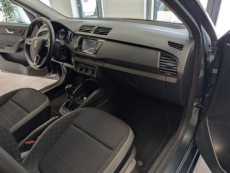 Škoda Fabia Kombi 1.0 TSI - fotka 24 z 25