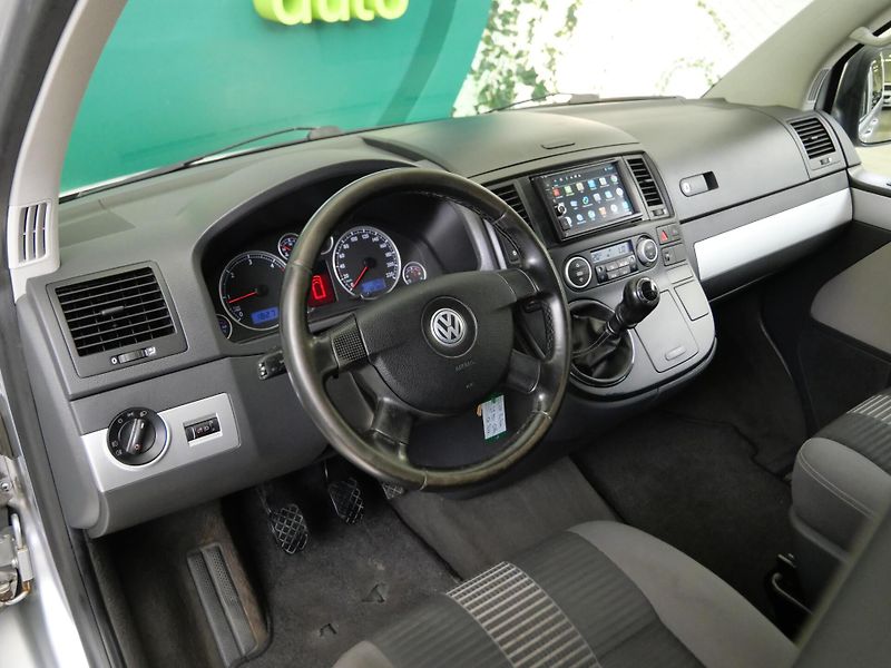 Volkswagen Multivan - fotka 5 z 29
