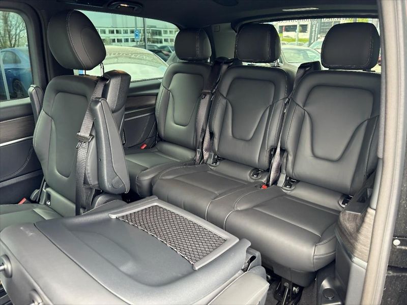 Mercedes-Benz Třídy V (2026) 2,0 300 d / Exclusive / L / 4M - fotka 6 z 10