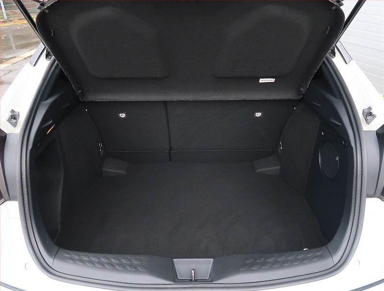 Toyota C-HR (2019) Selection 1.8 Hybrid - fotka 14 z 21