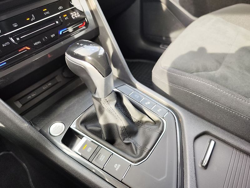Volkswagen Tiguan Allspace 1.5 TSI/110kW Elegance DSG - fotka 26 z 37