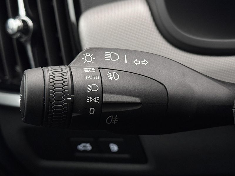 Volvo V90 T6 AWD RECHARGE BRIGHT PLUS  - fotka 29 z 46