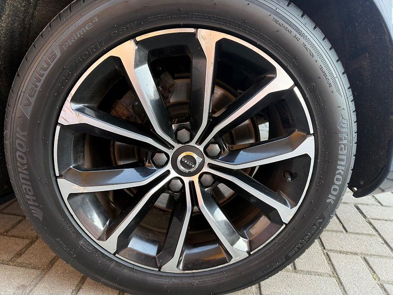 Volvo V60 (2018) D4 Momentum - Automat - 140 kW - fotka 22 z 28