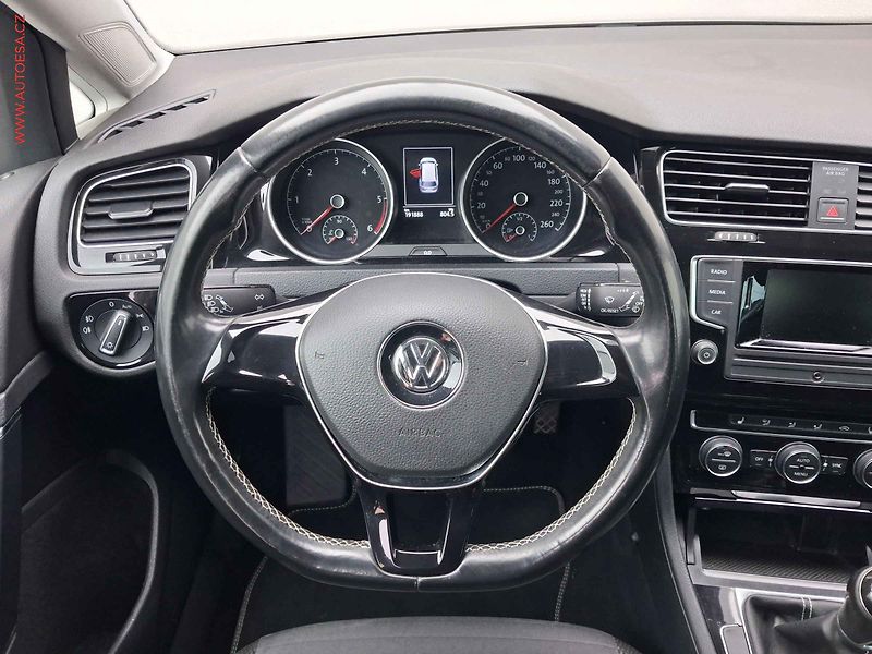 Volkswagen Golf (2014) 2.0 TDi, 1.maj, Comfortline - fotka 11 z 16