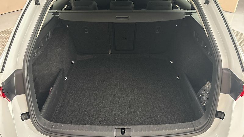 Škoda Octavia 2.0 TDI DSG Style Combi - fotka 17 z 28