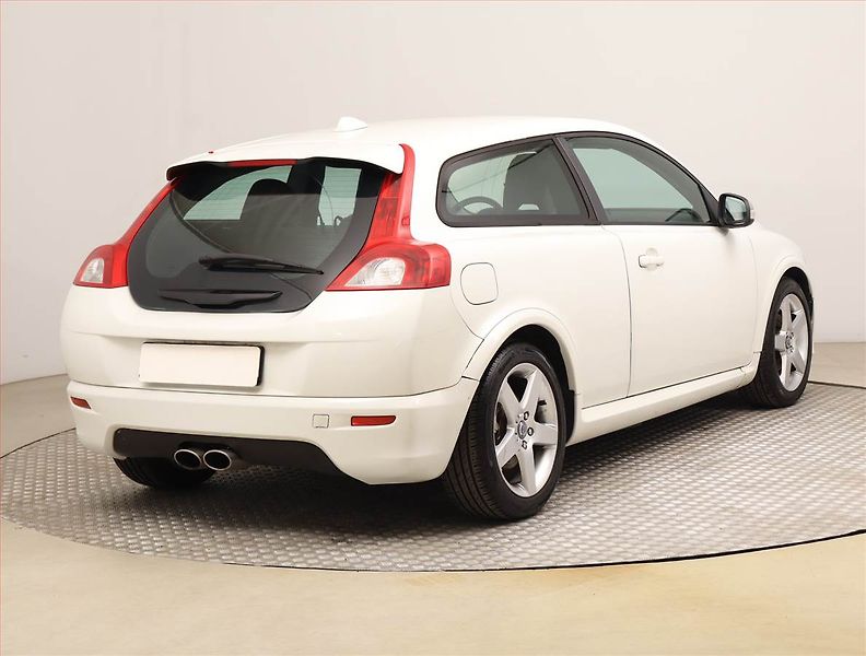 Volvo C30 (2009) 1.6 D, po STK, rezervace - fotka 5 z 17