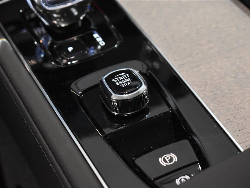 Volvo XC90 (2026) 2,0 B5  Plus Bright - fotka 29 z 38