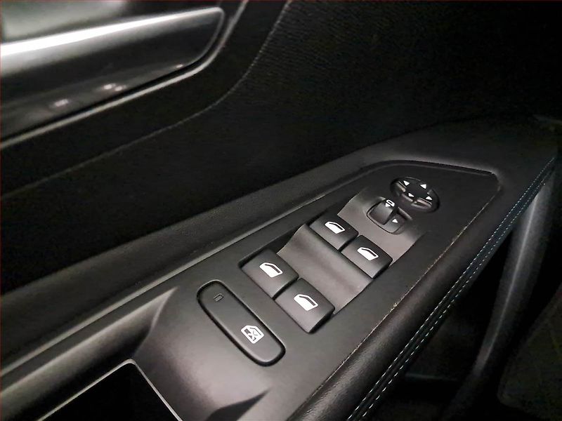 Peugeot 3008 (2022) 1.2 PureTech - fotka 20 z 22