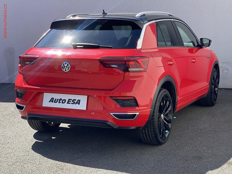 Volkswagen T-Roc (2019) 1.5 TSi, R-Line, LED, panor - fotka 4 z 18