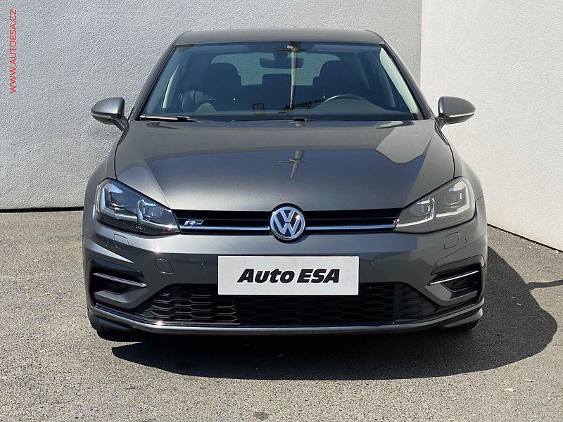 Volkswagen Golf (2018) 1.4 TSi, R-Line, navi, LED - fotka 2 z 17