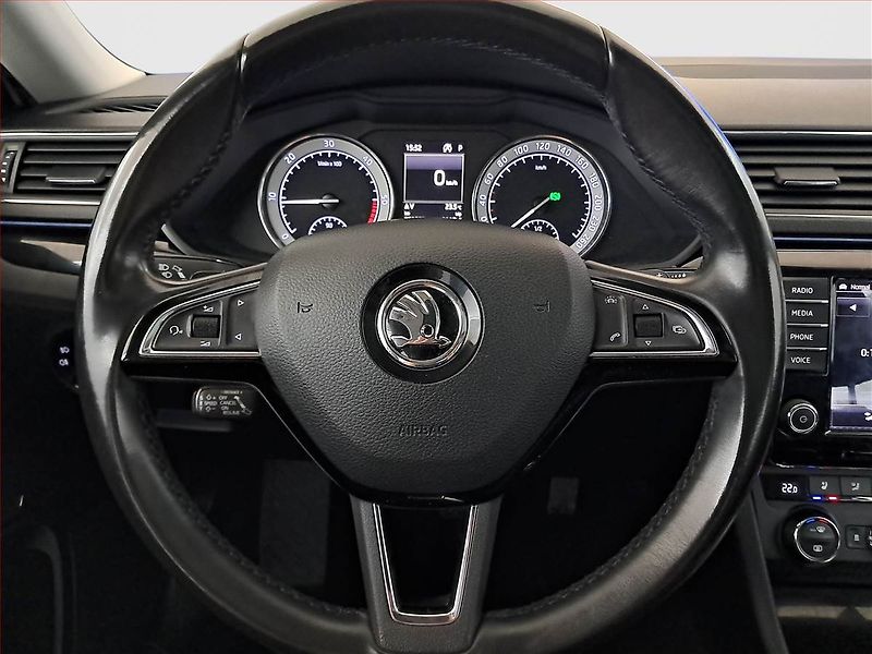 Škoda Superb (2016) Laurin&Klement 2.0 TDI 4x4 - fotka 21 z 22