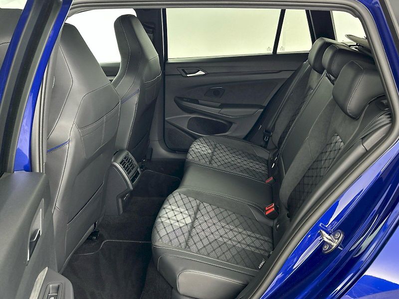 Volkswagen Golf (2025) R-Line 2.0 TSI 150kW 4Motion D - fotka 8 z 38