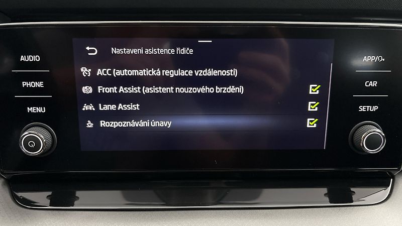 Škoda Octavia 2.0 TDI Ambition - fotka 23 z 24