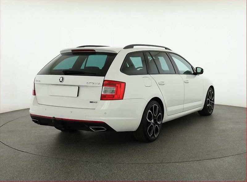 Škoda Octavia (2013) RS 2.0 TDI, Xenony, Tempomat - fotka 5 z 19