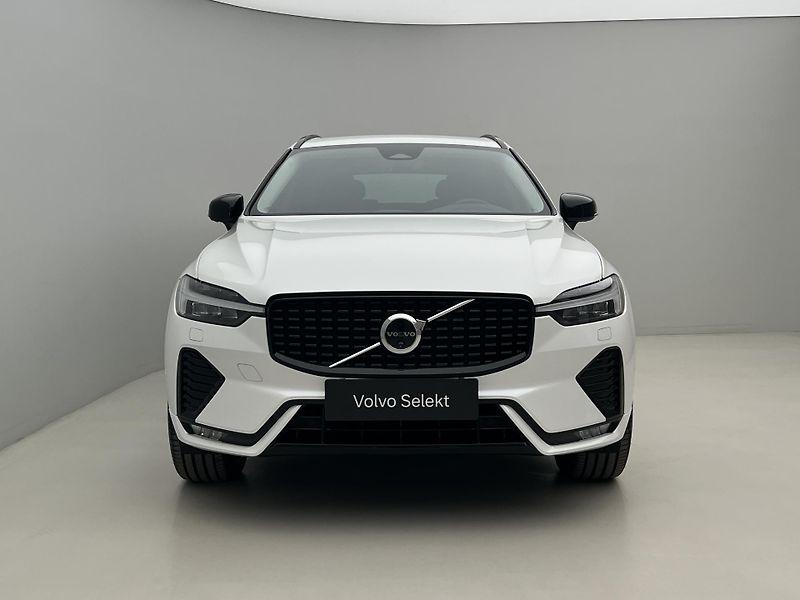 Volvo XC60 B5 AWD PLUS DARK AUT 1.maj. - fotka 14 z 43