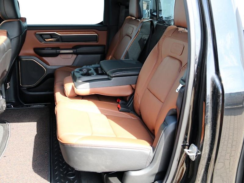 RAM 1500 (2024) Longhorn Sport 5.7 V8 Hemi  - fotka 34 z 39