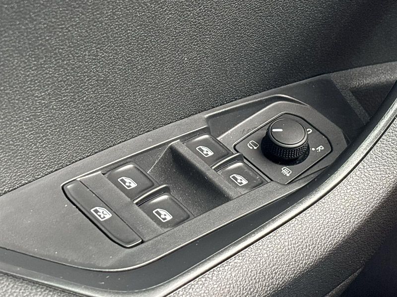 Škoda Karoq (2023) 1.5 TSI Sportline - fotka 18 z 31