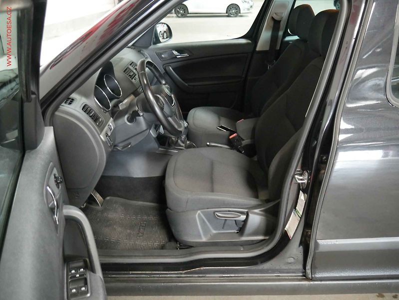 Škoda Yeti (2013) 1.6 TDi, xenon, autoAC - fotka 9 z 21