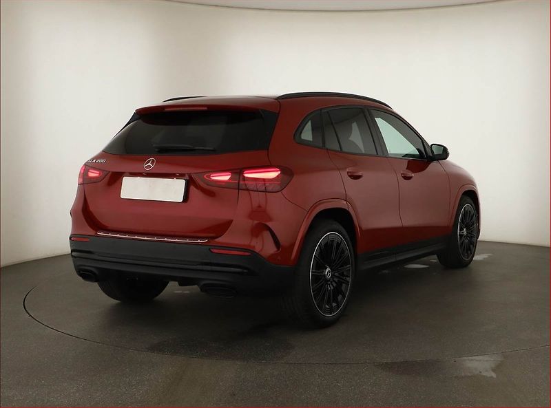 Mercedes-Benz GLA (2026) 200, AMG Line, Navigace - fotka 5 z 18