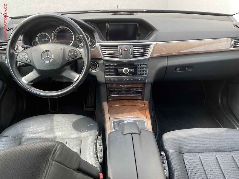 Mercedes-Benz Třídy E (2011) 2.2 CDi E250, Elegance, AT - fotka 8 z 17