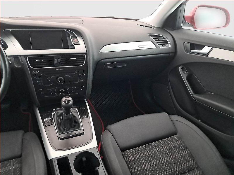 Audi A4 (2011) 2.0 TDI, 4X4, Xenony - fotka 8 z 17