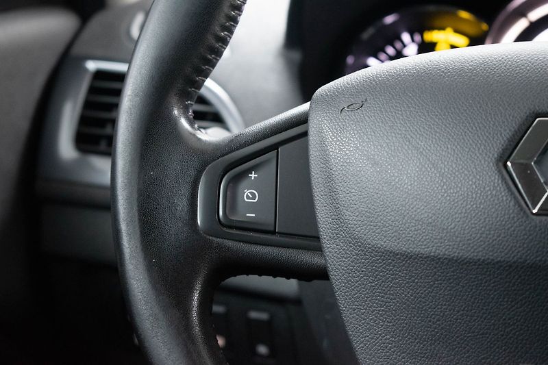 Renault Mégane 1.6dCi LIMITED*2xKOLA*KLIMA*ČR - fotka 16 z 40