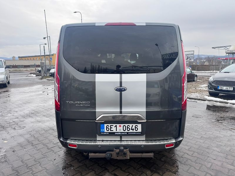 Ford Tourneo Custom (2018) 2,0D 125KW 8 MÍST TITAN 1.MAJ - fotka 4 z 49