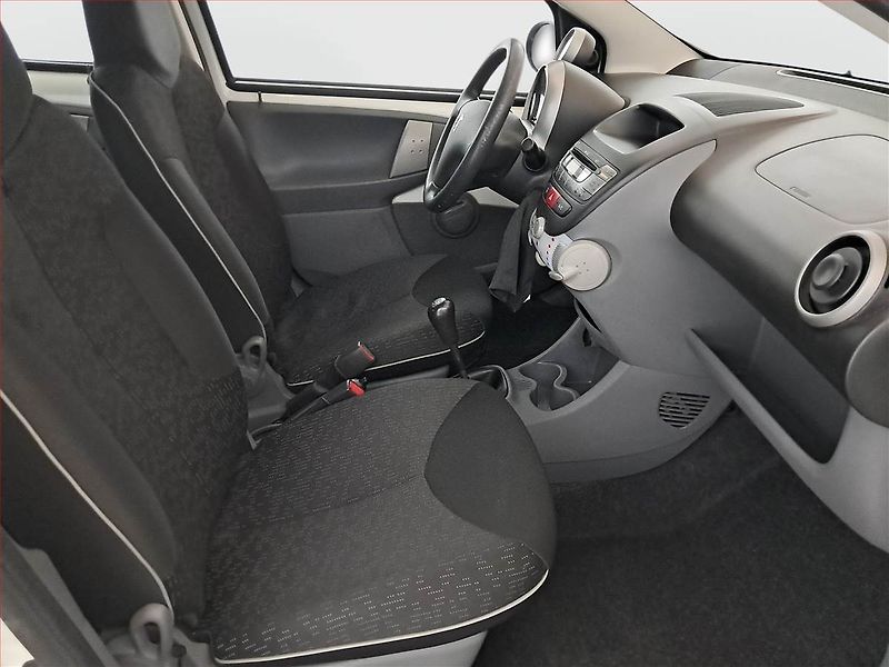 Peugeot 107 (2011) 1.0, po STK, Klima, udržované - fotka 9 z 14