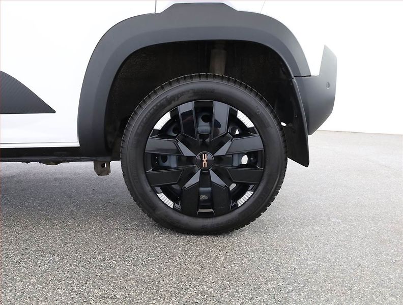 Dacia Spring (2025) Electric 65 (27 kWh), Automat - fotka 19 z 20