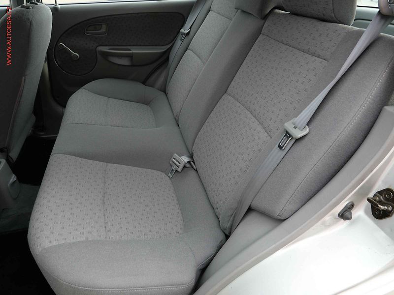 Kia Rio (2005) 1.3i - fotka 10 z 13