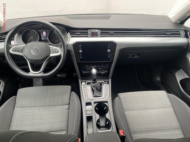 Volkswagen Passat (2022) 2.0 TDi, DSG, LED, navi - fotka 8 z 19