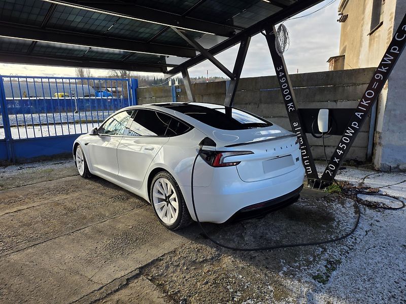 Tesla Model 3 (2024) Performance Highland  - fotka 2 z 14