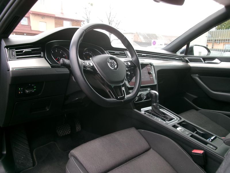 Volkswagen Passat Variant (2018) 1,5TSI AC NAVI ACC BT - fotka 33 z 39
