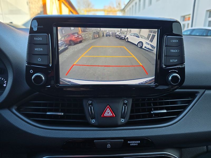Hyundai i30 1.6CRDi COMFORT LED KAMERA NAV - fotka 16 z 35