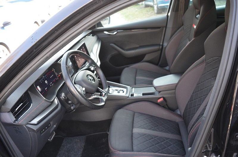 Škoda Octavia RS - fotka 9 z 13