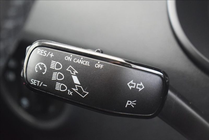 Škoda Octavia 1,6 TDi, DSG,NAVI,serviska, - fotka 34 z 40