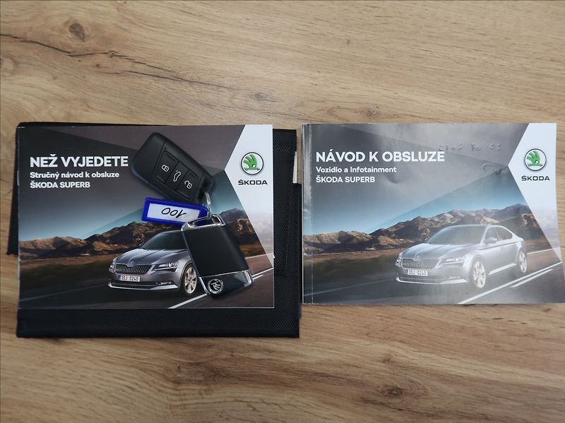 Škoda Superb 2,0 TSi,200kW,NovéČR,L&K,4x4 - fotka 29 z 32