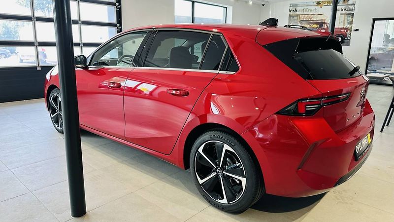 Opel Astra Elegance HB 1.2 TURBO 96kW/130 - fotka 6 z 29