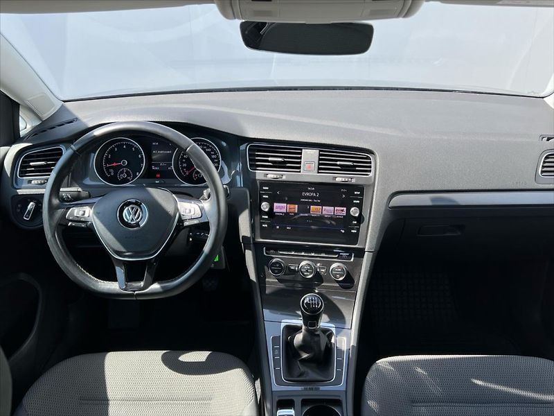 Volkswagen Golf 1,0 TSi 81kW COMFORTLINE  7 FL - fotka 5 z 22