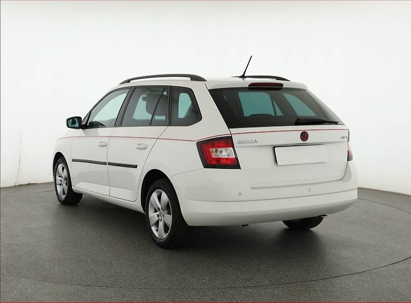 Škoda Fabia (2017) 1.2 TSI, Park. senzory - fotka 4 z 18