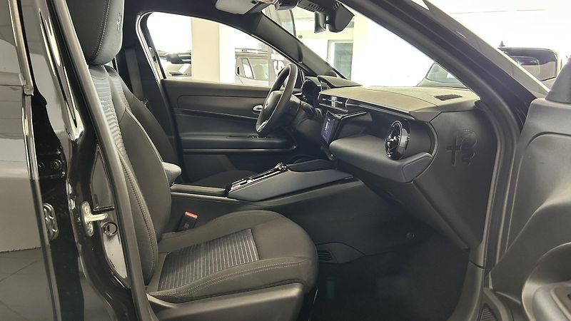 Alfa Romeo Junior 1.2T 145k Ibrida  - fotka 10 z 15
