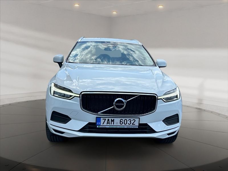 Volvo XC60 2,0 T5 Momentum AT - fotka 2 z 11
