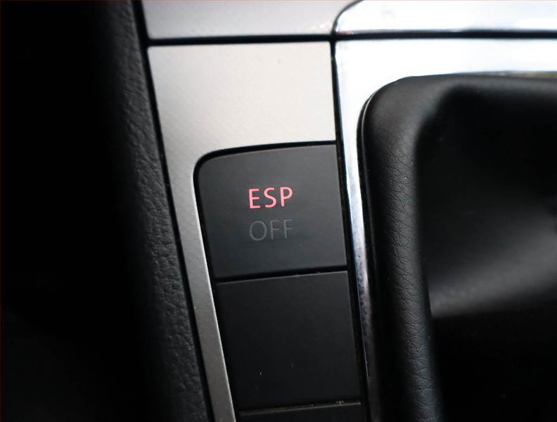 Volkswagen Passat (2007) Business 2.0 TDI, po STK - fotka 16 z 21
