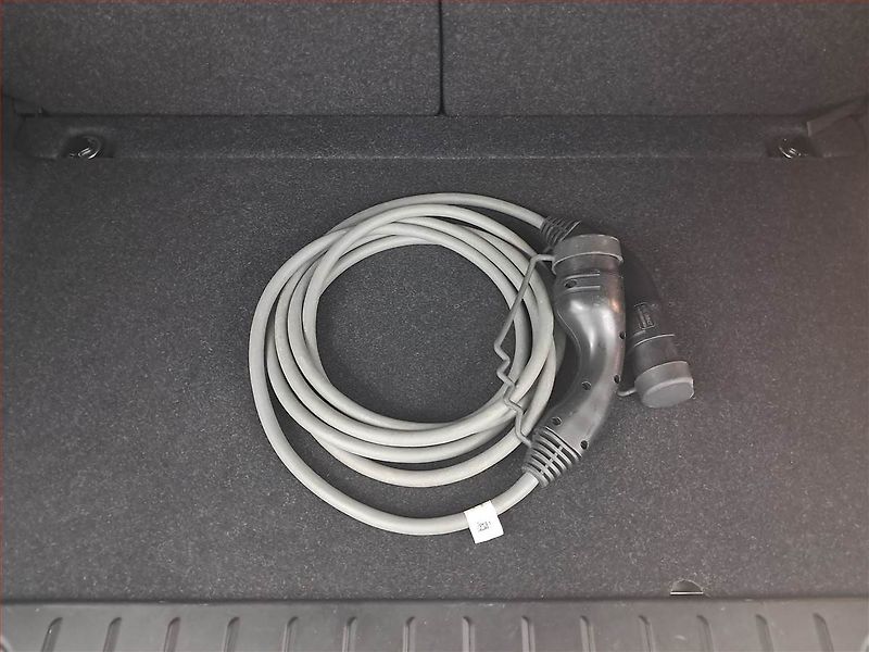 BMW i3 (2019) 120Ah BEV, SoH 82%, Automat - fotka 16 z 22