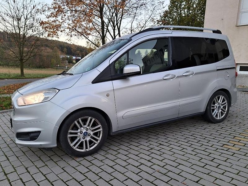 Ford Tourneo Courier (2016) 1.5TDCi 2016 KLIMA,NAVI,159TKM - fotka 8 z 24