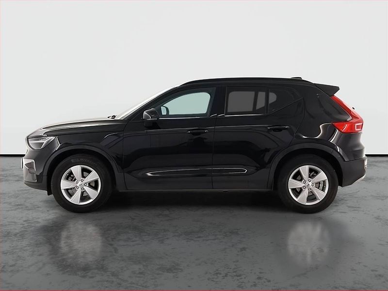 Volvo XC40 (2024) T2 - fotka 3 z 21