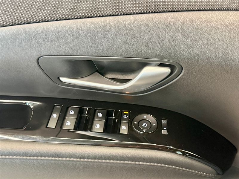 Hyundai Tucson 1,6 T-GDI STYLE MildHybrid - fotka 17 z 19